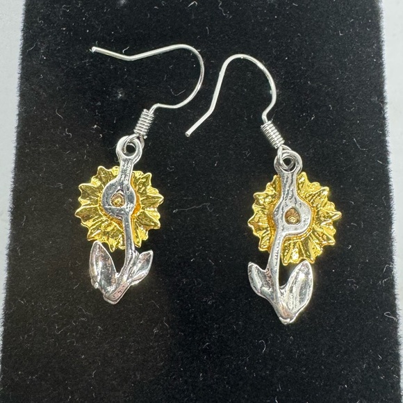 Brand New Silver and Gold tone Sunflower Dangling Earrings - Picture 2 of 2